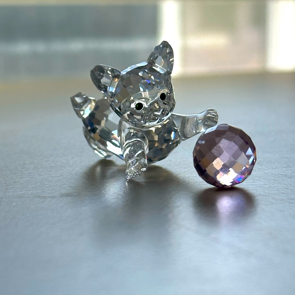 Vintage Swarovski Cat Playing w Ball Figurine